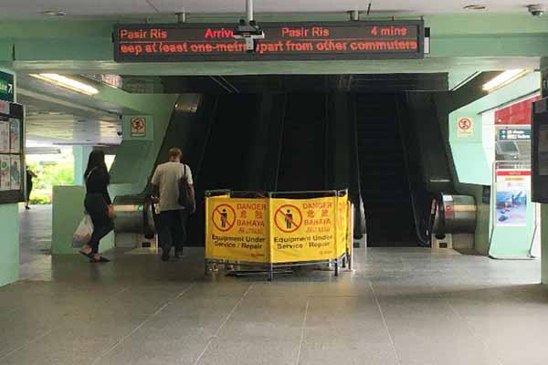 Buona Vista MRT Escalator from East-West Line